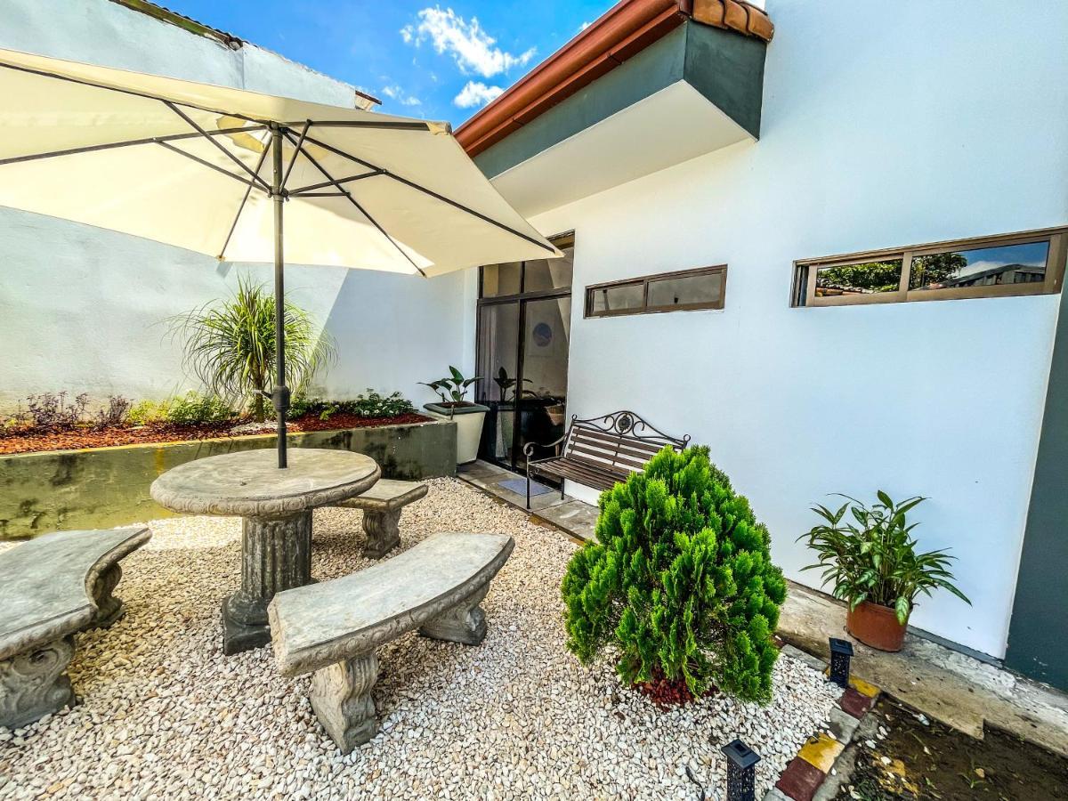 Zeus Guesthouse -Free Sjo Airport Shuttle La Garita (Alajuela) Extérieur photo