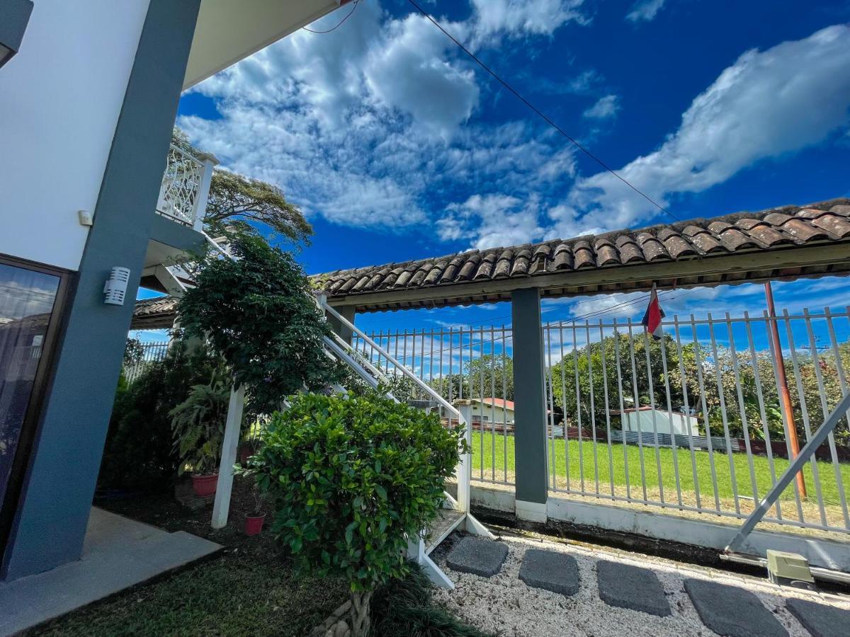 Zeus Guesthouse -Free Sjo Airport Shuttle La Garita (Alajuela) Extérieur photo